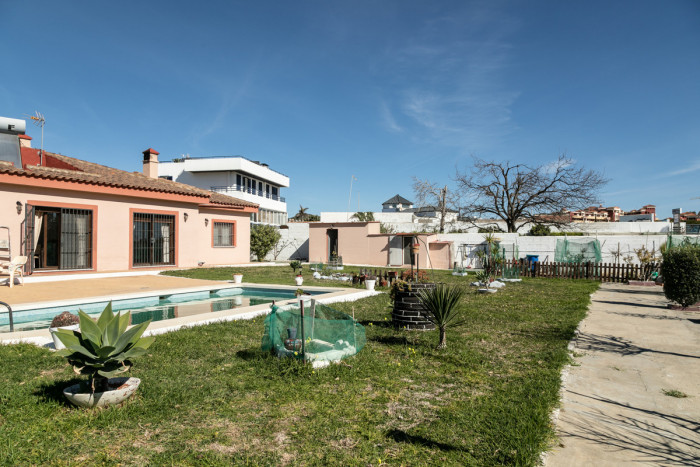 Qlistings House - Villa in La Línea, Costa del Sol image 2